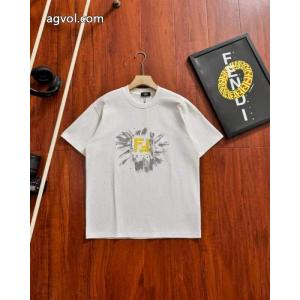 FENDI大胆に 都会的感 全国無料正規品半袖Tシャツブランド コピー 安心
