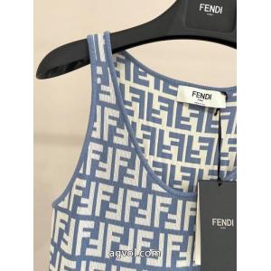 ブランド コピー 激安FENDIワンピース期待に応えるように登場 一目惚れした ルックスの良い.