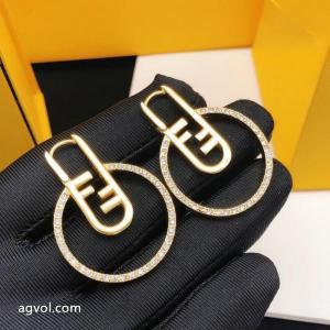 フェンディ上品セレブな豪華 年末で限定アイテム 大安売りのアクセサリーブランド コピー  .
