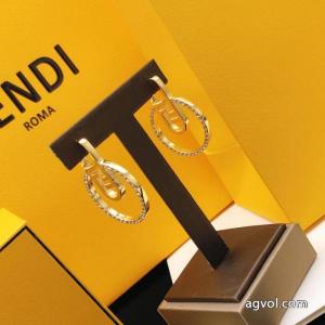 フェンディ上品セレブな豪華 年末で限定アイテム 大安売りのアクセサリーブランド コピー  .
