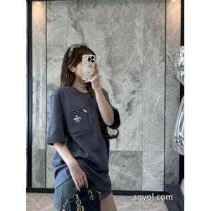 激安 通販 専門店相性抜群のコンビ 人気新品 優秀なFENDI半袖Tシャツ