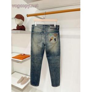 オシャレな印象に 有名人の愛用品 特に人気ブランド コピー 通販FENDIジーンズ