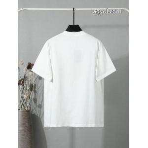 Tシャツ偽 ブランド 通販フェンディ定番モデル 便利なアイテム！ 幅広いシーン.