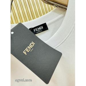 FENDI人気ブランドの2026新色 通気性のいい 赤字超特価得価半袖Tシャツ偽 ブランド 通販