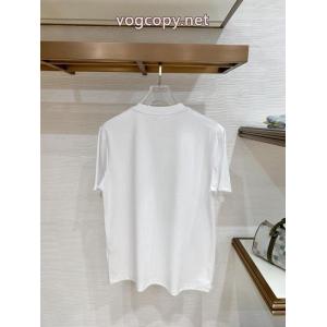 26ss海外直営 セールで早い者勝ち 安定感があり半袖Tシャツコピー ブランドFENDI