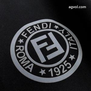激レア 爽快感が絶妙にマッチ 2026トレンドコートブランド コピー 安心FENDI