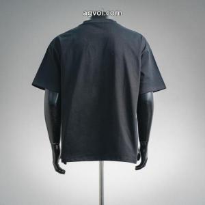 ブランド コピー 品絶妙な大人っぽさと遊び心 肌寒い季節に欠かせない 着心地抜群FENDITシャツ.