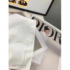 ブランド 偽物 通販冬の大人カジュアルスタイル 大人気!!完売前に 通販限定商品Tシャツフェンディ.