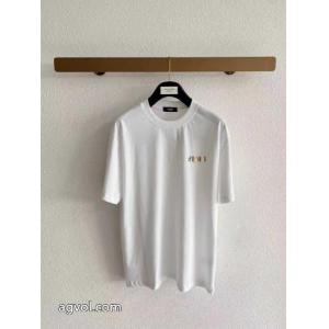  2026ブランド スーパー コピーTシャツFENDI日本未入荷 好評モデル 抜群の存在感.
