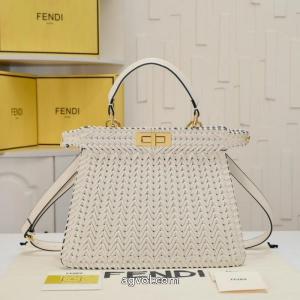 カジュアルな雰囲気があり 26-26AW 上質な素材採用FENDIブランド スーパー コピー 通販バッグ..