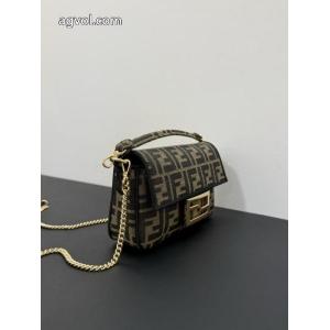 ブランド 激安 サイト人気定番 冬季超人気アイテム 柔らかい色調バッグFENDI.