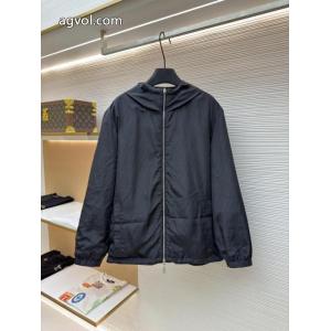 Fendiフェンティ645グラムリバーシブル防風ジャケット