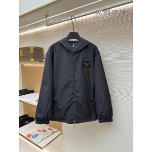 Fendiフェンティ645グラムリバーシブル防風ジャケット