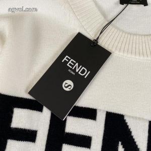 FENDIフェンティ定番LOGOジャカードラウンドネックセーターは男女同型！