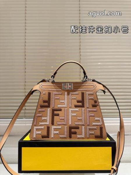 FendiリトルモンスタークラシックPEEKABOOターンロック開閉ハンドバッグ 6 