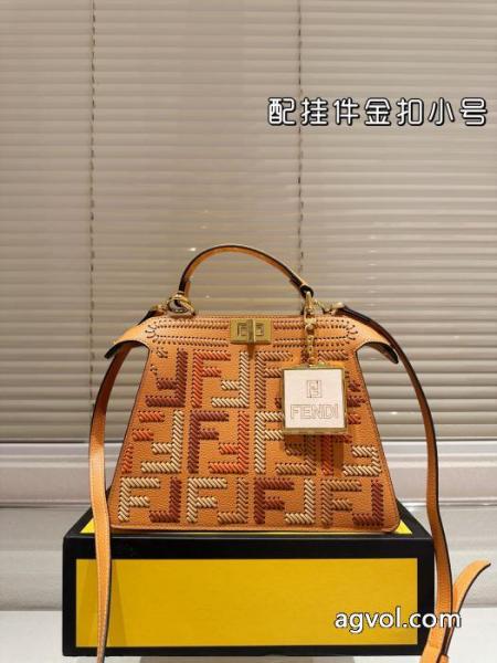 FendiリトルモンスタークラシックPEEKABOOターンロック開閉ハンドバッグ 7 