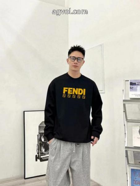 スーパー コピー 品完売前に周りの視線を圧倒する新作長袖TシャツFENDI 5 