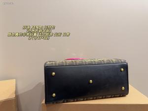バッグ海外セレブが注目アイテムファッション感満々コピー 通販FENDI