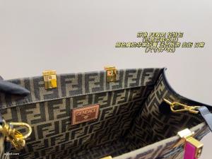 バッグ海外セレブが注目アイテムファッション感満々コピー 通販FENDI