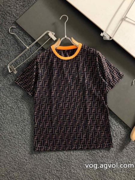 fendiトップシルキークラシックコーヒーカラーフルロゴ半袖 0 