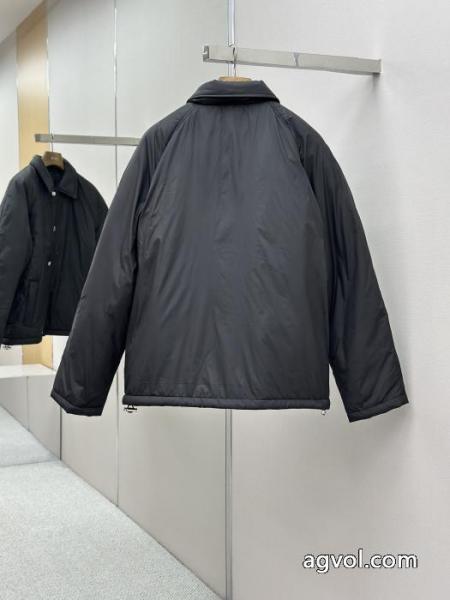 FENDI希少価値大 高級感のある 最新商品綿入れの服ジャケットコピー 商品 販売 3