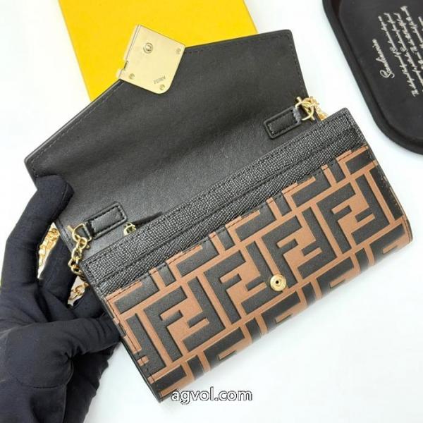大人っぽい印象が素敵 最安値に挑戦 値下げ!ブランド 品 コピーバッグFENDI 4