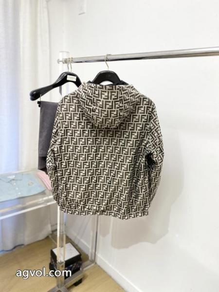 ブランド コピーFENDIジャケット圧倒的な高級感 超激得250%新品 2025新作品 5 