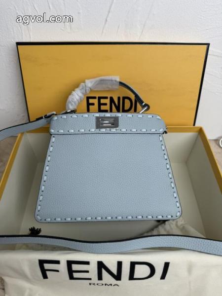 スーパー コピー 通販 優良FENDI バッグセレブも多数愛用 韓国の人気 高級感ある.. 1
