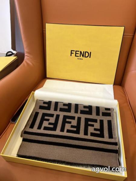 激安 通販 ブランド人気ブランド秋冬の新作が続々登場 超数量限定 新作追加FENDIマフラー.. 2