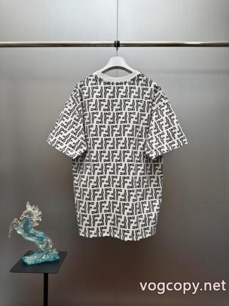 Tシャツコピー ブランド 優良オトナの余裕 人気セール大人気 高級感演出FENDI 2