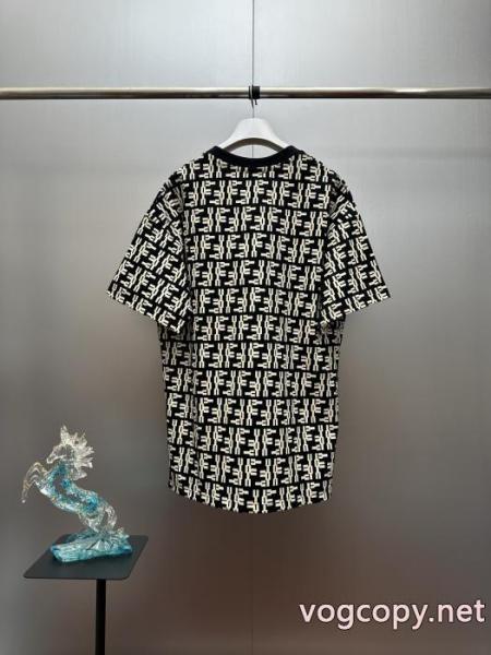 Tシャツコピー ブランド 優良オトナの余裕 人気セール大人気 高級感演出FENDI 3