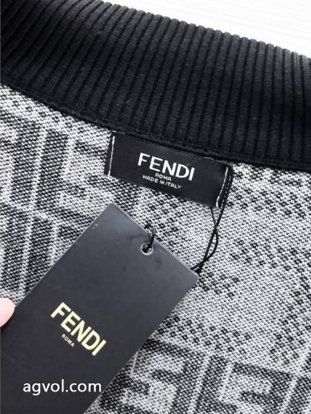 爆発的人気　再入荷 HOT260%新品 履き心地FENDIブランド コピー 激安コート 5 