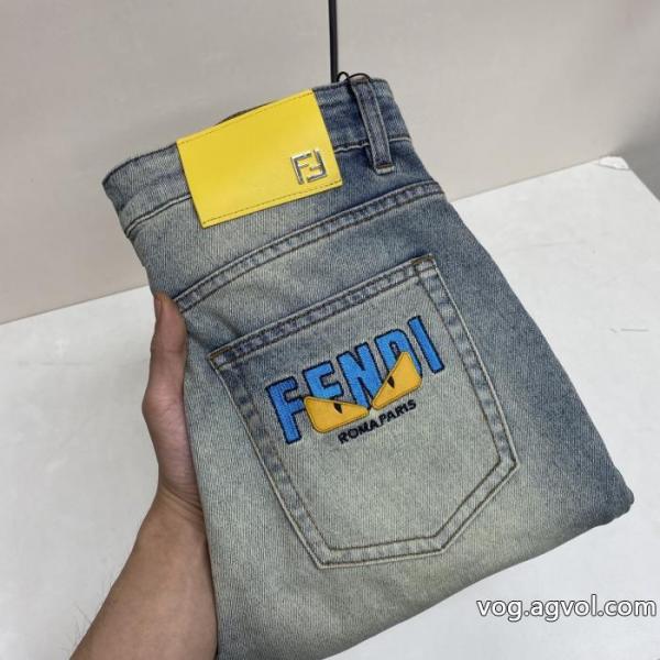 ジーンズ流行っている 大特価完売品! 個性的な秋冬のコーディネートブランド スーパー コピー 通販FENDI. 0