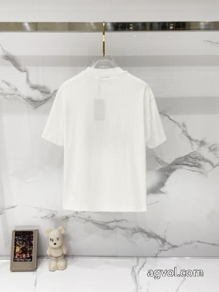 モデル着用 超激レア人気新作 格安新品コピー ブランド 優良TシャツFENDI 5 