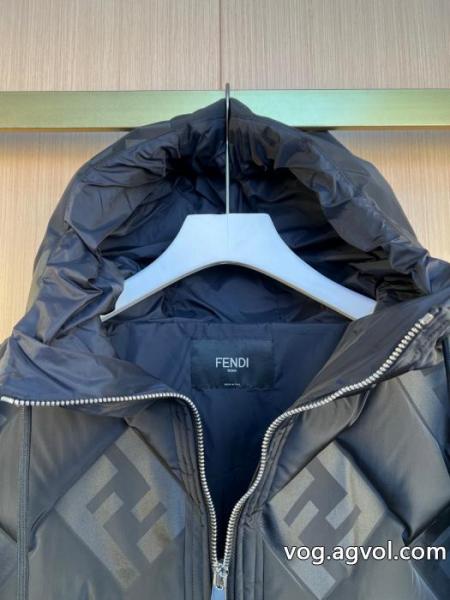 人気アイテム多数 最高な材料 海外先行発売！FENDI偽 ブランド 購入    ダウンジャケット.. 0 
