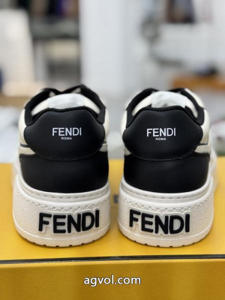 限定コレクション 2026-2026秋冬のファッション 今買い◎得    スニーカーFENDIブランド コピー 品. 5 