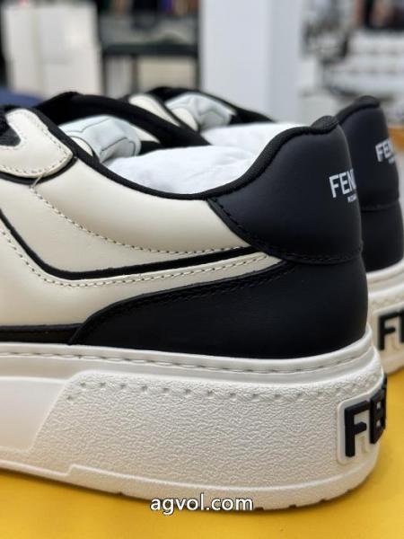限定コレクション 2026-2026秋冬のファッション 今買い◎得    スニーカーFENDIブランド コピー 品. 6 