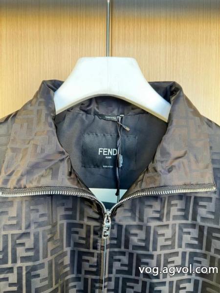 コピー 商品 通販コートフェンディ個性派 高い人気アイテム ロゴがかっこいい.. 0