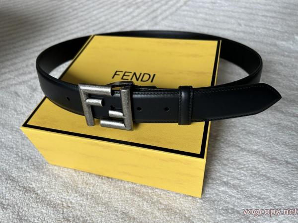 FENDI存在感は抜群 幅広いシーン 毎年大人気！2026偽 ブランド 販売ベルト 0 
