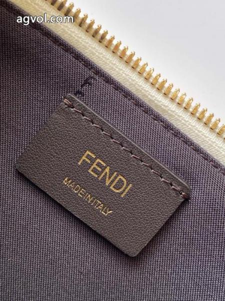 コピー 品 販売秋冬から人気継続中 お洒落スタイル SALE国内発送FENDI    バッグ. 6 