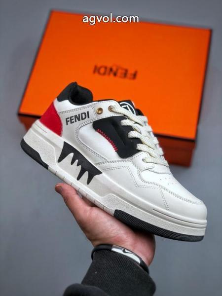 スニーカーFENDI人気話題 カジュアルなスタイル 品質保証得価偽 ブランド . 1