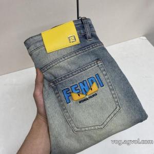     ジーンズ流行っている 大特価完売品！ 個性的な秋冬のコーディネートブランド スーパー コピー 通販FENDI.