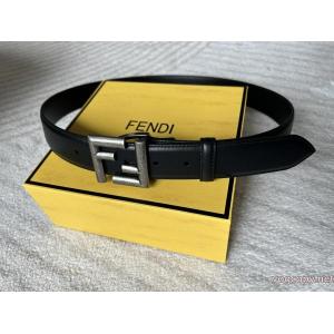 FENDI存在感は抜群 幅広いシーン 毎年大人気！2026偽 ブランド 販売ベルト