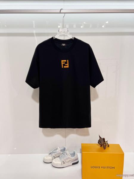 コピー ブランド 販売半袖Tシャツ今年新作登場 日本未発売 雑誌掲載 国内発フェンディ 0 