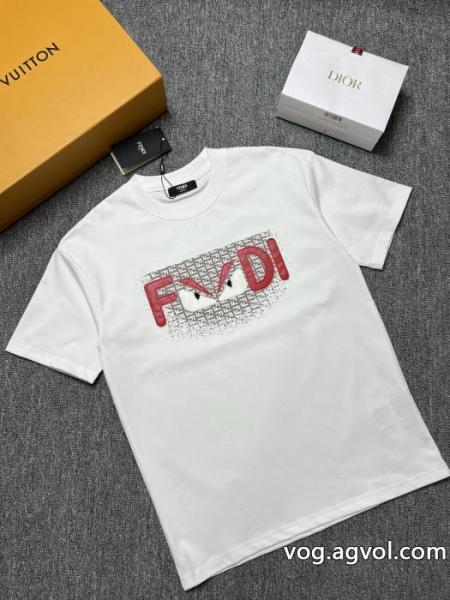 ブランド コピー人気定番 今季爆発的な人気 おしゃれ感度UP!半袖Tシャツフェンディ 0
