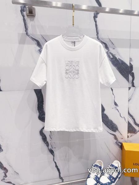 期間限定激安 パーフェクト 夏の買い必須!LOEWE半袖Tシャツブランド コピー 専門 0