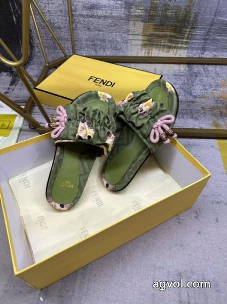 限定デザイン大人気完売前に シンプル使える 高級感が漂うFENDIブランドスーパーコピー2026ブーツ.. 5 