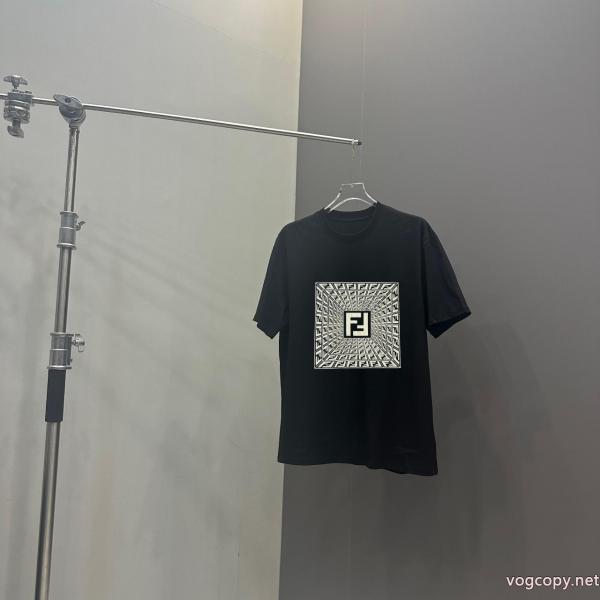 オンライン限定商品 新品入荷2026 最安値に挑戦フェンディブランド レプリカ半袖Tシャツ 0
