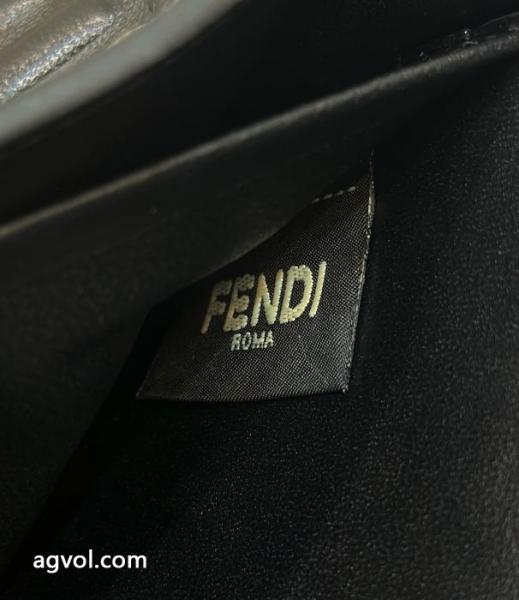 FENDIこだわり セールで破格 脚長効果を見せるバッグ 2026スーパー コピー.. 5 