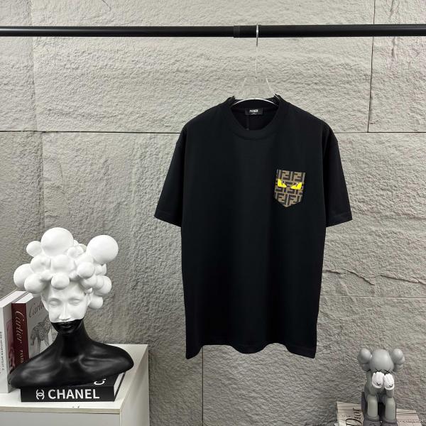 ブランド コピー 安心人気掲載 上品な彩りに夢中 2026夏到来新作半袖TシャツFENDI 0 